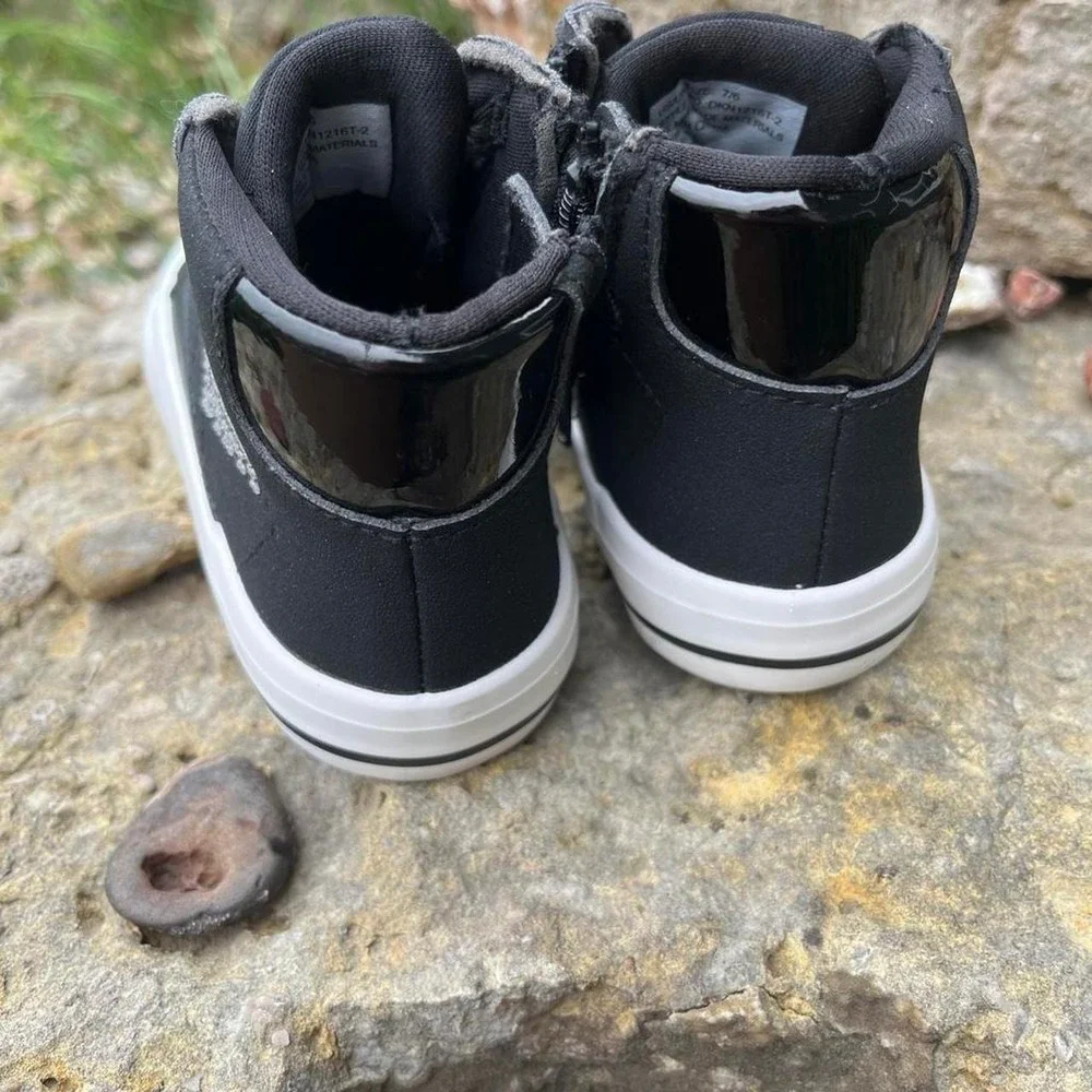 DKNY Kids Size 7-7.5 · Brand new